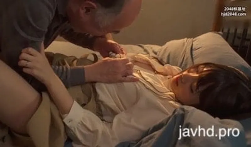 Gã chồng đi vắng vợ yêu bị lão già nhà đối diện hiếp suzu harumiya